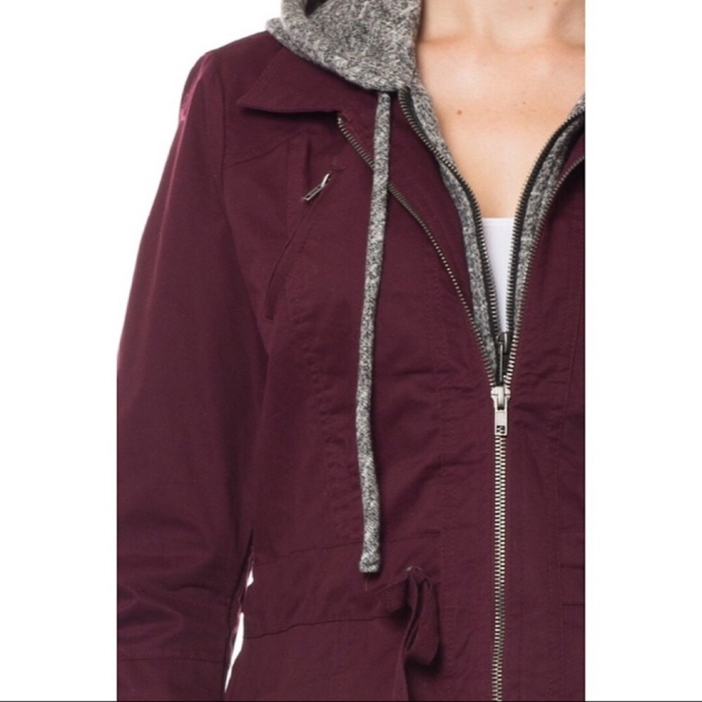 ❗️LAST: Medium Burgundy Utility Jacket with Hoodie - Picture 3 of 3